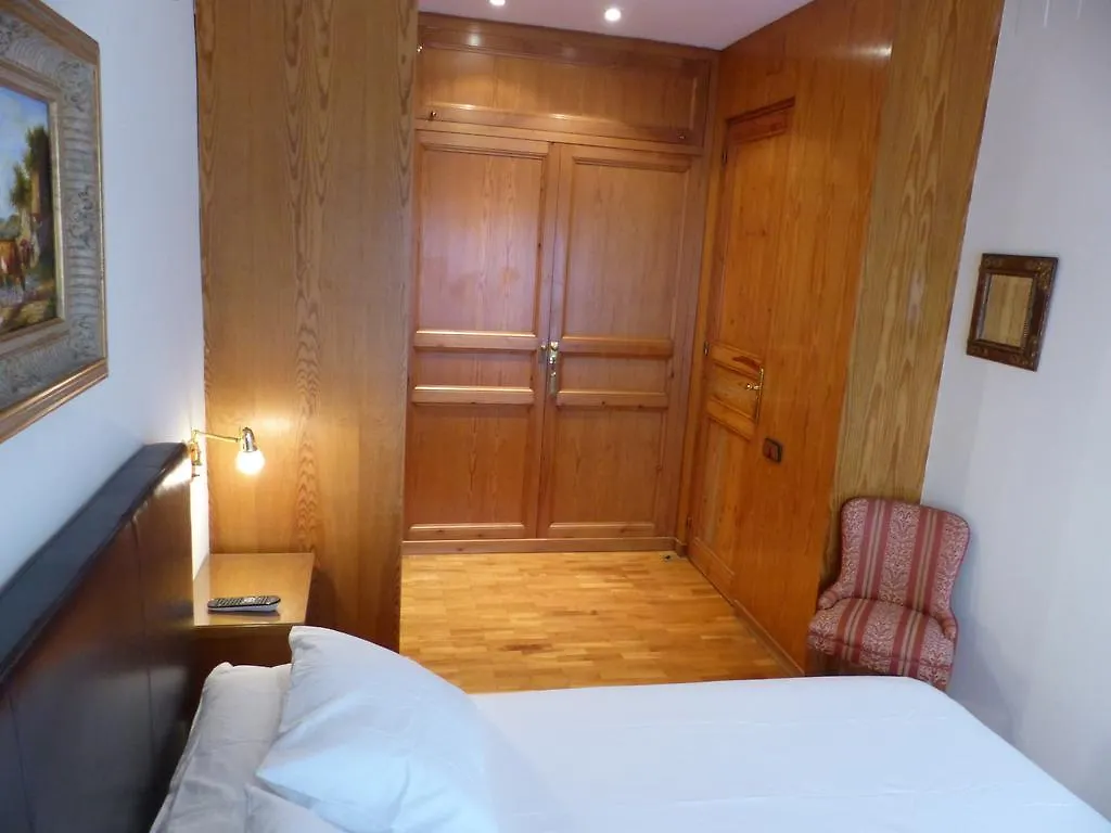 فندق برشلونةفي  Gran Via Borrell Flat شقة